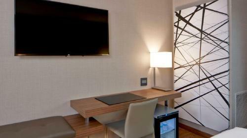 AC Hotel By Marriott Atlanta Buckhead At Phipps Plaza