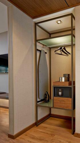 AC Hotel By Marriott Atlanta Buckhead At Phipps Plaza