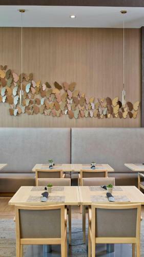 AC Hotel By Marriott Atlanta Buckhead At Phipps Plaza