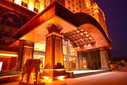 Kaixuanmen Jianguo Hotel
