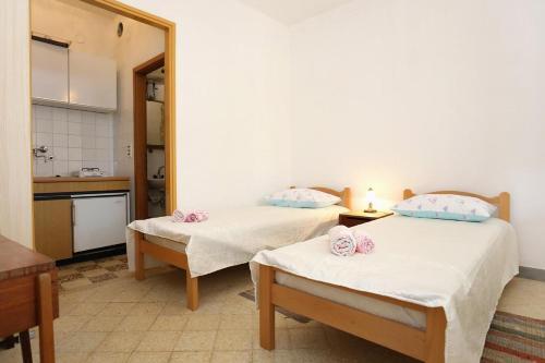 Apartment Lumbarda 4481a