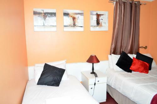 Hostal Phomolo Guest House