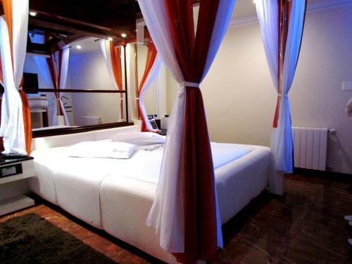 Hotel Motel Giro D'�gua
