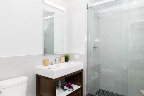 Heaven In Koreatown Furnished Apartments