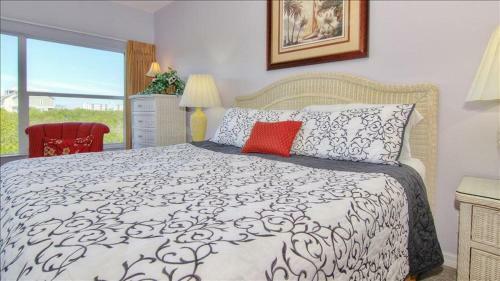 Mariner's Pointe 202 Home
