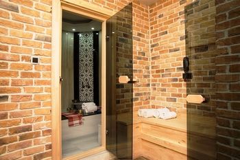 Hotel Cube Suites