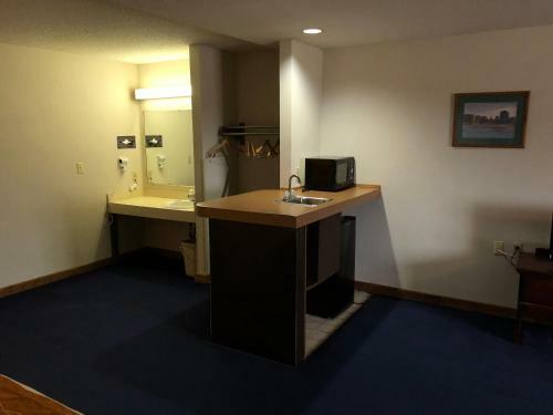 Hotel Denison Inn & Suites