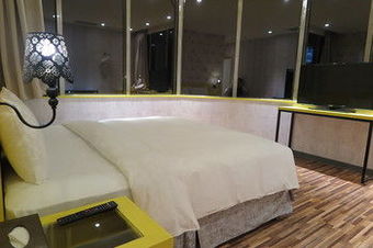 E91 Hotel