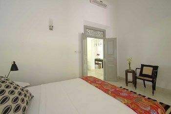 Villa Ivory House