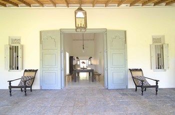 Villa Ivory House