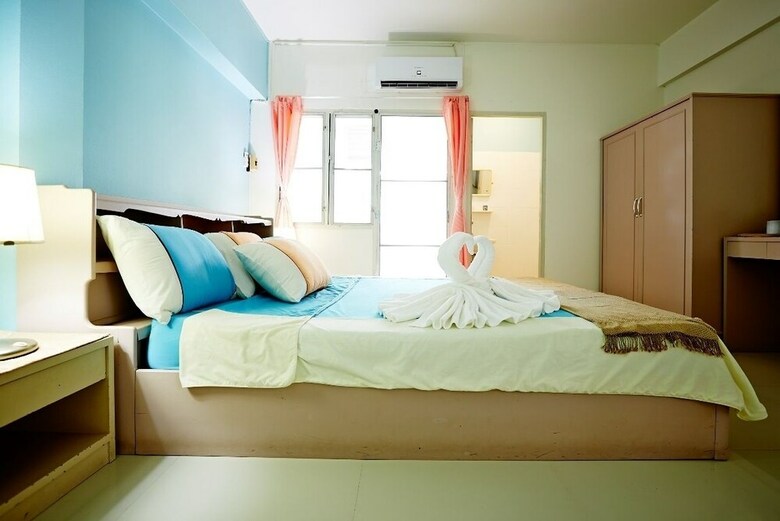 Albergue We Train Hotel Donmuang