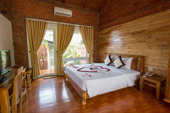 Hotel Sen Viet Phu Quoc Village & Spa