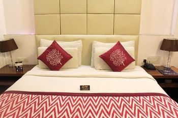Hotel Oyo Premium Neelam Chowk