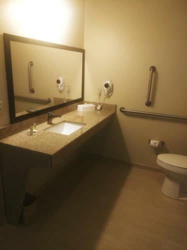 Cobblestone Hotel & Suites - Harborcreek