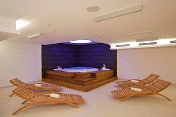Medora Auri Family Beach Hotel
