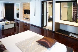 Hotel Z Through By The Zign