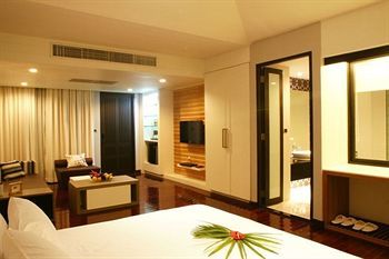 Hotel Z Through By The Zign