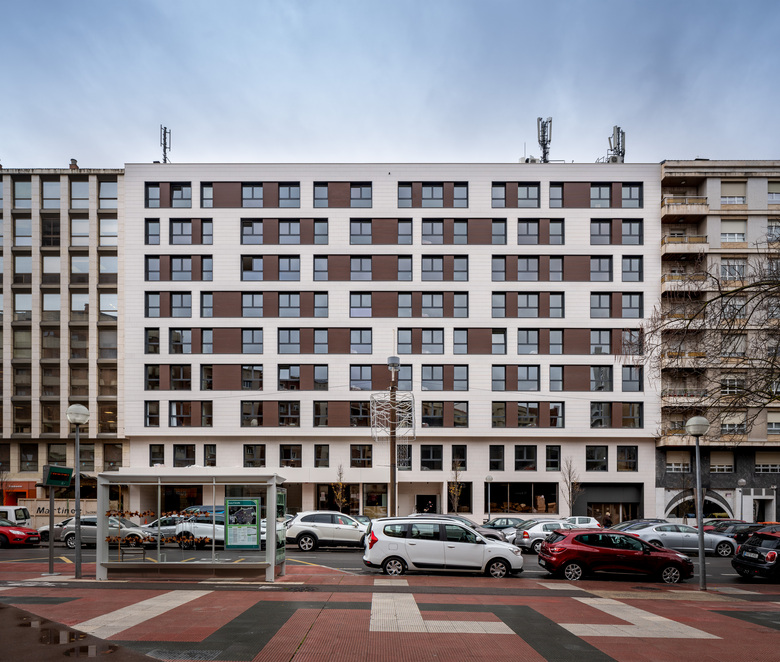 Aparthotel L�bere Vitoria