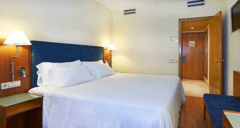 Hotel Up Rooms Vic