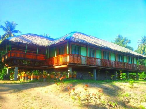 Posada Turublien Long Beach Inn And Beach Bar