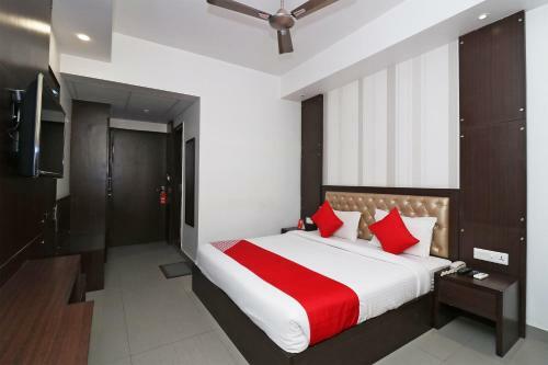 Adhunik Hotel Neemrana