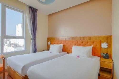 Queen's Finger Hotel