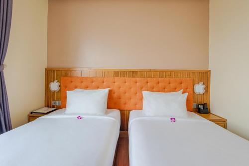 Queen's Finger Hotel