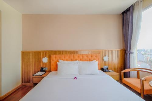 Queen's Finger Hotel