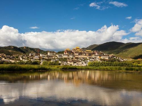 Hotel High Mountain Resort Shangri-la