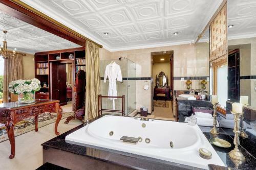 Bed & Breakfast Doveton House