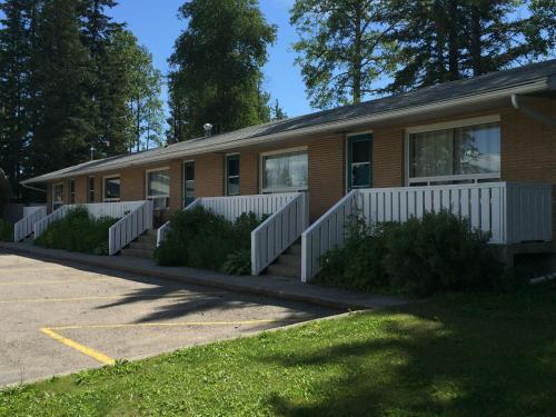 Pines Motel