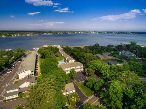 Motel Colonial Shores Resort