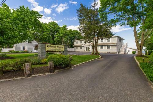Motel Colonial Shores Resort