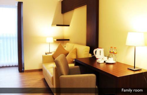 Hotel Gunawangsa Merr, Dhm Associates