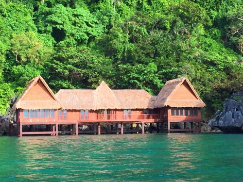 Hotel Cauayan Island Resort