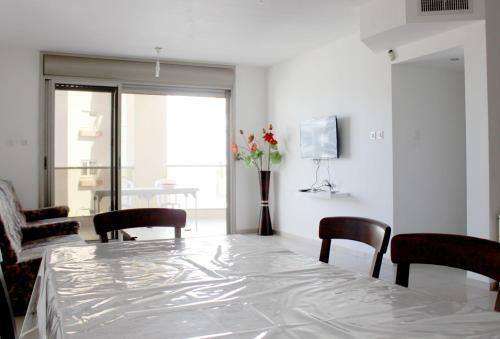 Keren's Sea View Apartment
