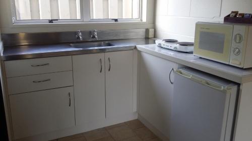 Fountain Court Motel