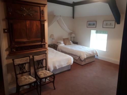 Hostal Castlemorris House