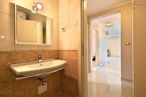 Aparthotel Rotonda Inn Novigrad