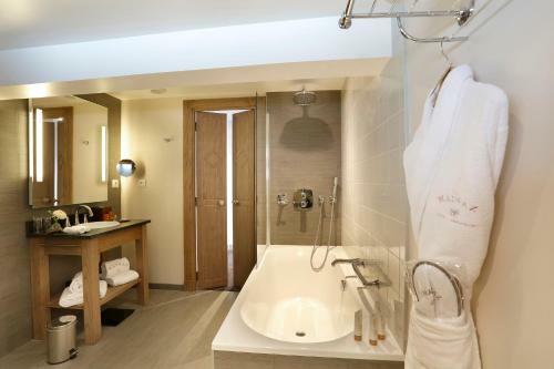 La Mainaz Hotel Restaurant And Resort