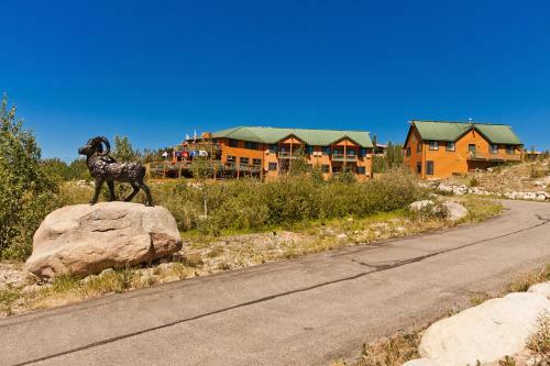 Hotel Gateway Inn And Conference Center