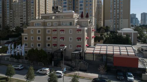 Balsamo Hotel & Suites