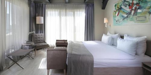 Balsamo Hotel & Suites