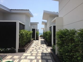 Hotel Limelight Village