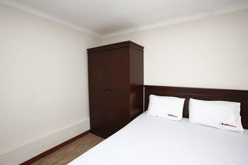 Hotel Reddoorz @ Lebak Bulus Raya 2