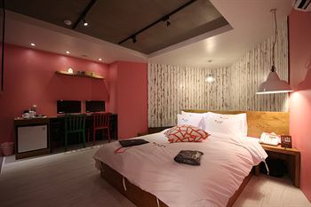 Hotel You, I In