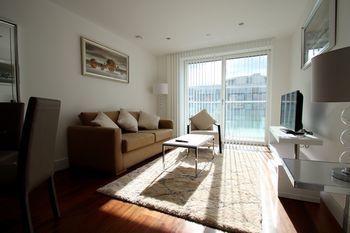 Lincoln Plaza Apartments