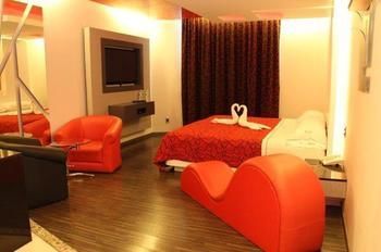 Auto Hotel Puente Grande