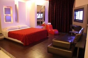 Auto Hotel Puente Grande
