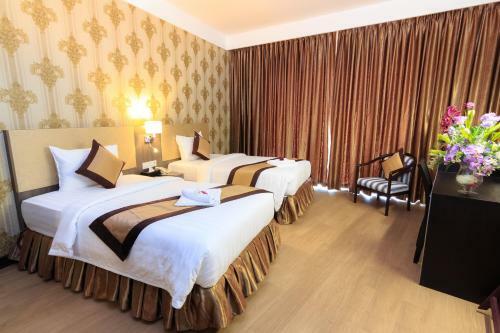 Paradise Hotel
